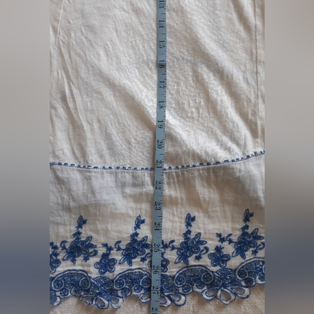 High-low Embroidered Tunic - Picture 7 of 8